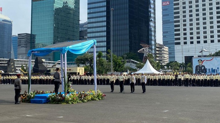 Kapolda Metro Beri Penghargaan ke 4 Satpam, Ada yang Lawan Rampok Bersenpi